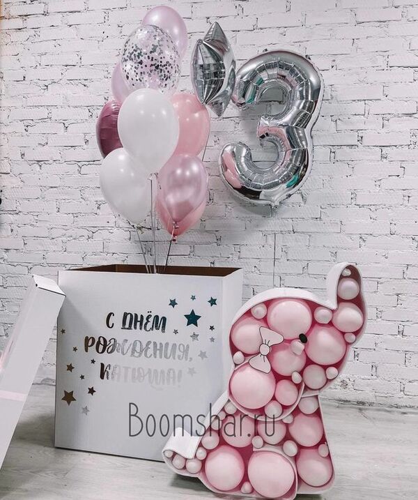 Коробка с воздушными шарами и слоником