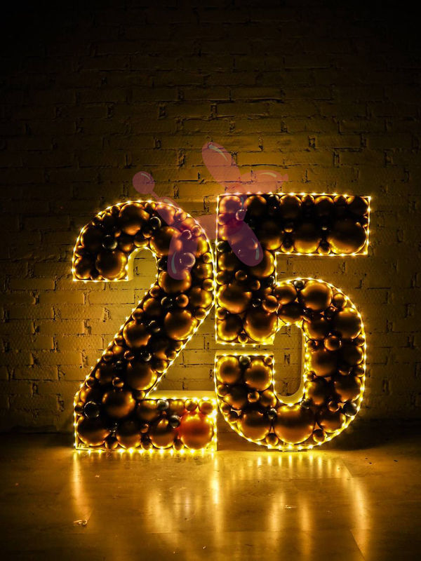 Каркасные цифры на 25 лет
